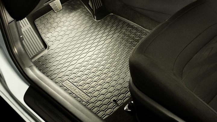Nowa jakość jazdy z Geyer&Hosaja – dywaniki na miarę bezpieczeństwa!