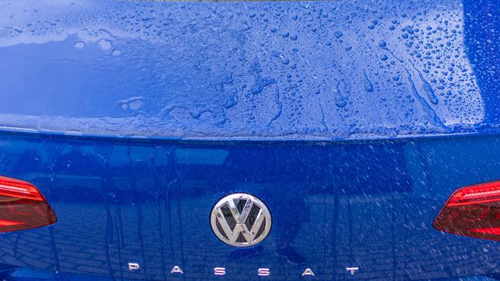 Hydrofobowość – niewidzialna ochrona lakieru odpychająca wodę