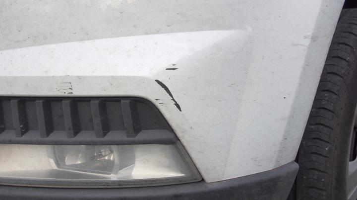 Odpryski na lakierze. Jak sobie z nimi radzić? 