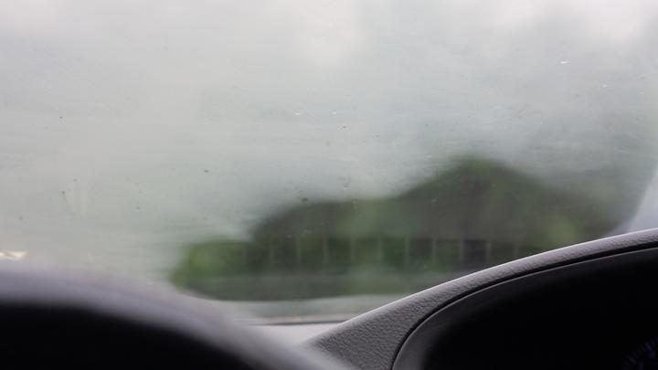 Antypara – sposób na zaparowane szyby w samochodzie 