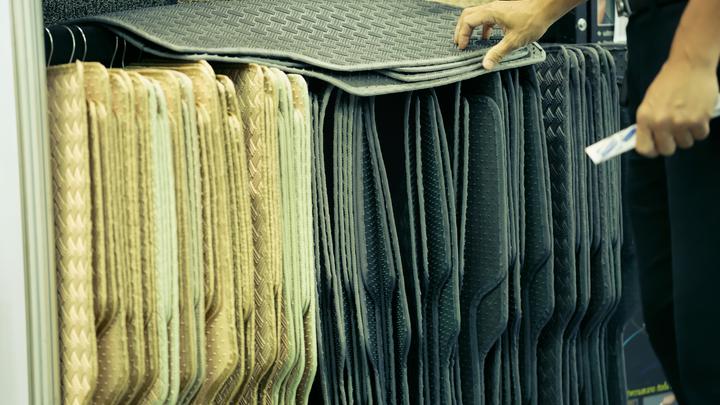 Carstyle   dywaniki   samochodowe   szyte   na   miarę – czy   warto zadbać o tę przestrzeń w samochodzie?